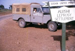Alushi board Isabel in landrover (2)